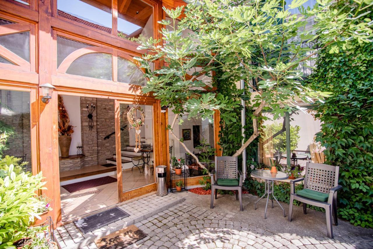 Nymphea Villa Heviz Exterior photo